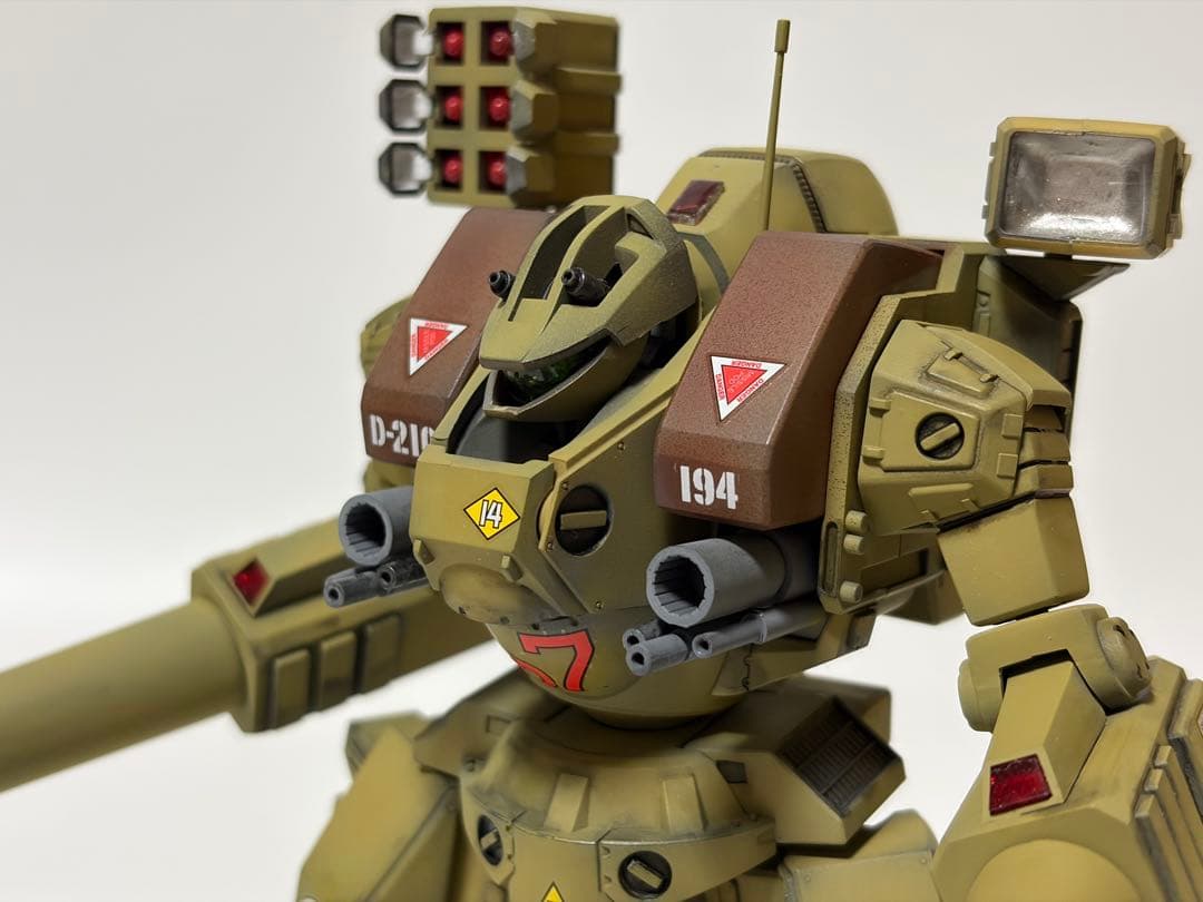WAVE 1/72デストロイドトマホーク　塗装済完成品　マクロス　プラモデル