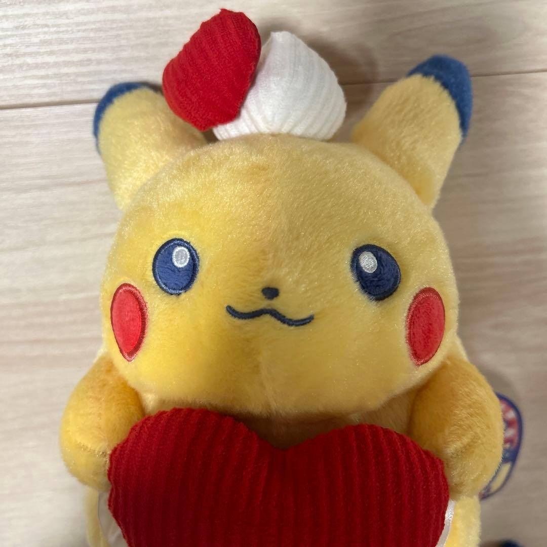 PIKACHU DINER ハンバーガー&ハート マスコット　ぬいぐるみ　ポーチ