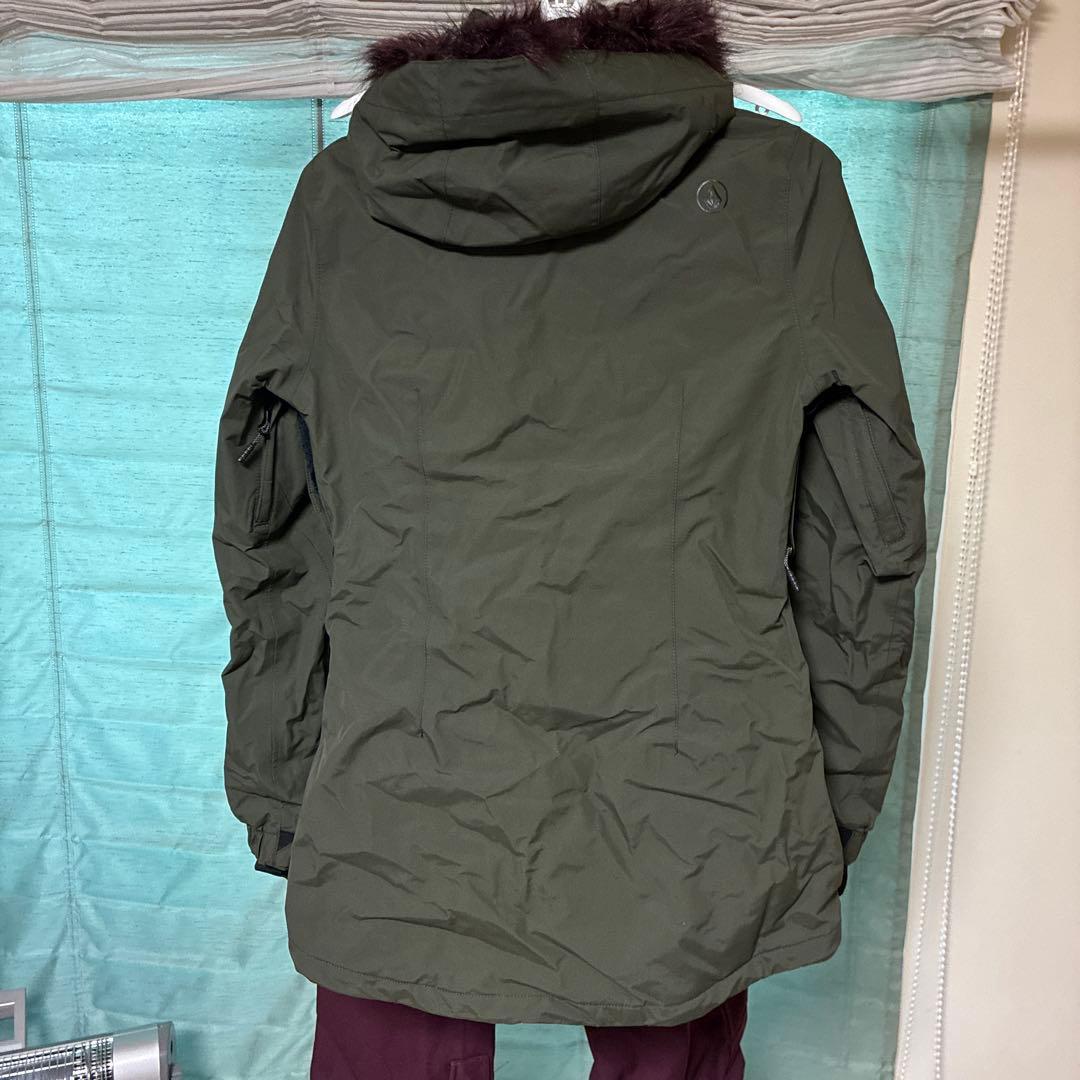 VOLCOM スノーボードウェアセット（女性用）