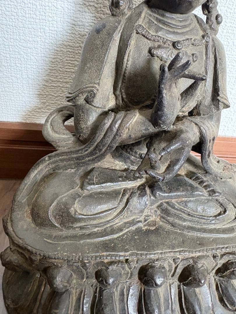 古董 古銅の観音菩薩座像(明代・14〜17世紀) 旧家藏出 贵重品 古銅製
