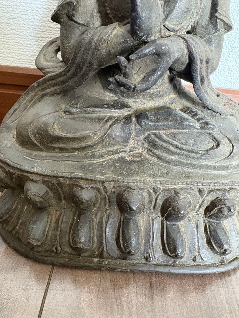 古董 古銅の観音菩薩座像(明代・14〜17世紀) 旧家藏出 贵重品 古銅製