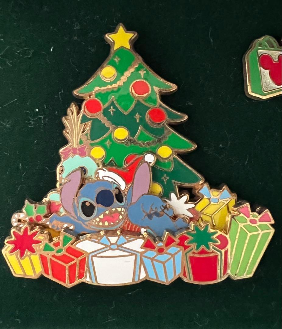スティッチ クリスマス ピンバッジ 限定300 ディズニーストア 箱付
