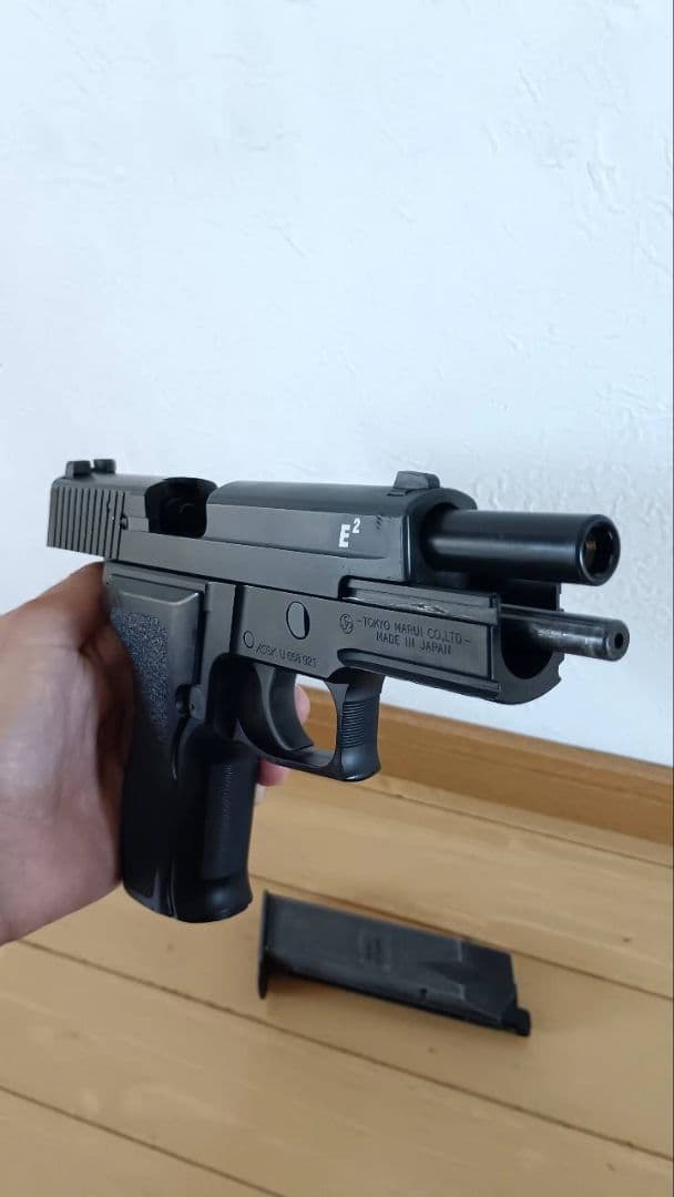 東京マルイ　ナイトウォーリア　SIG SAUER p226 ガス　セット売り