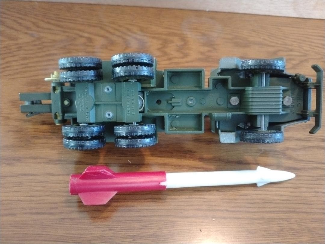 SOLIDOロケットランチャー軍用トラック201