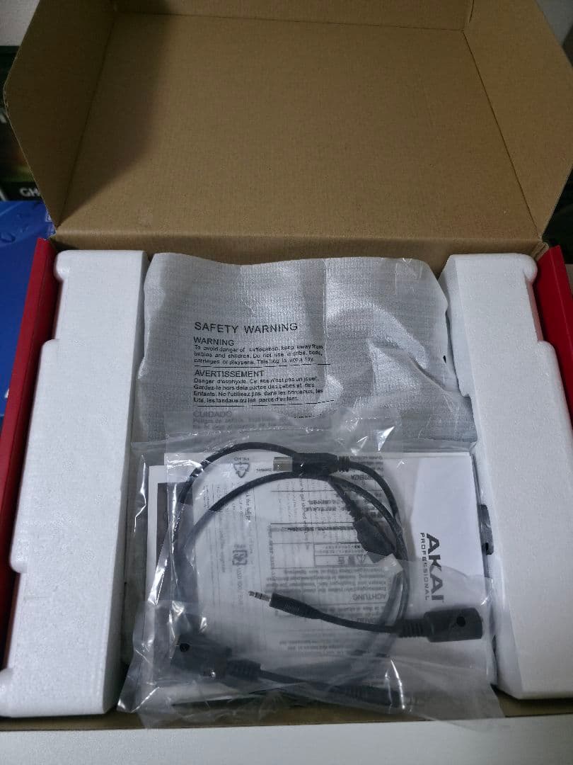 AKAI MPD226 MIDIコントローラー