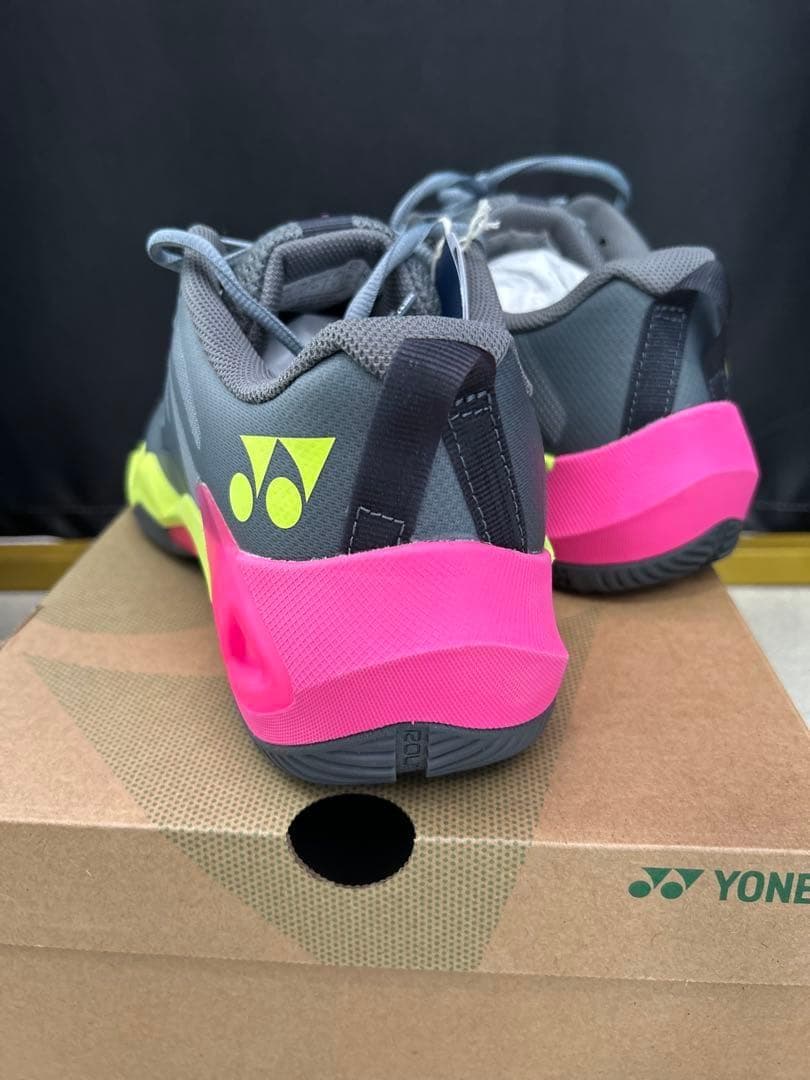 24.5ｃｍ　サブアクシアワイド　新品未使用　YONEX　バドミントン　シューズ