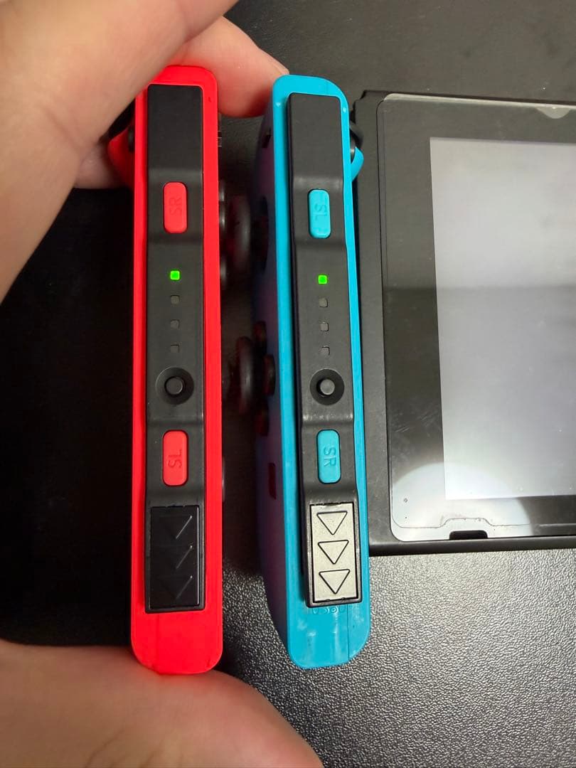 Nintendo Switch 本体 青と赤のJoy-Con