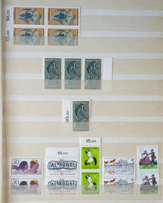 稀少逸品　欧米郵便記念切手77種183枚切手帳付1361-2