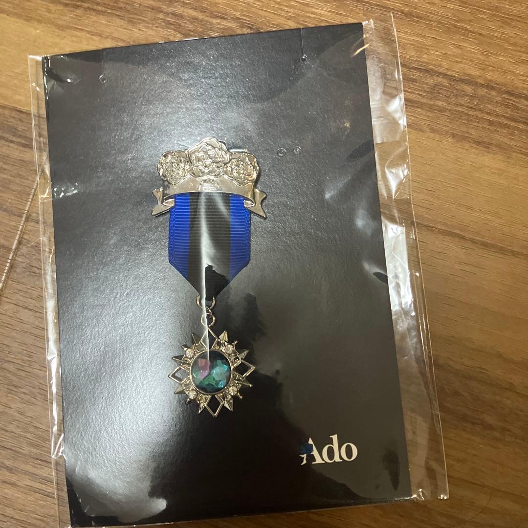 【セット販売】Ado 2nd LIVE 限定タオル .ブローチ2種類