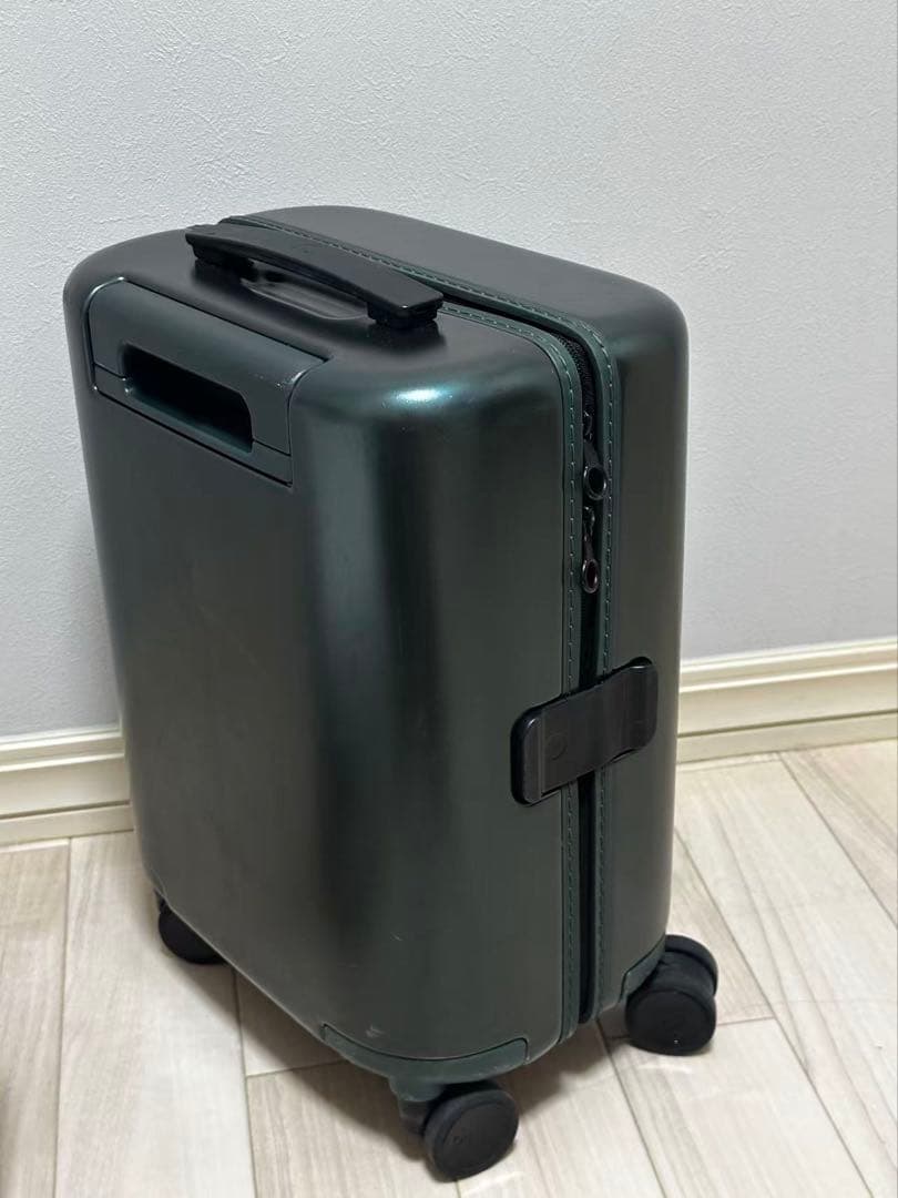 ITOスーツケース小型　サイズ: 45x30x24CM 機内持ち込み可