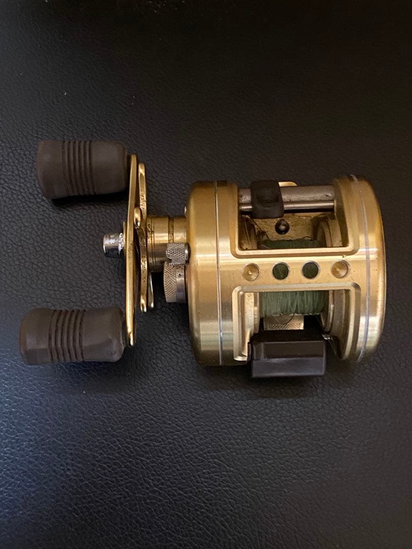 SHIMANO CALCUTTA ベイトリール ゴールド