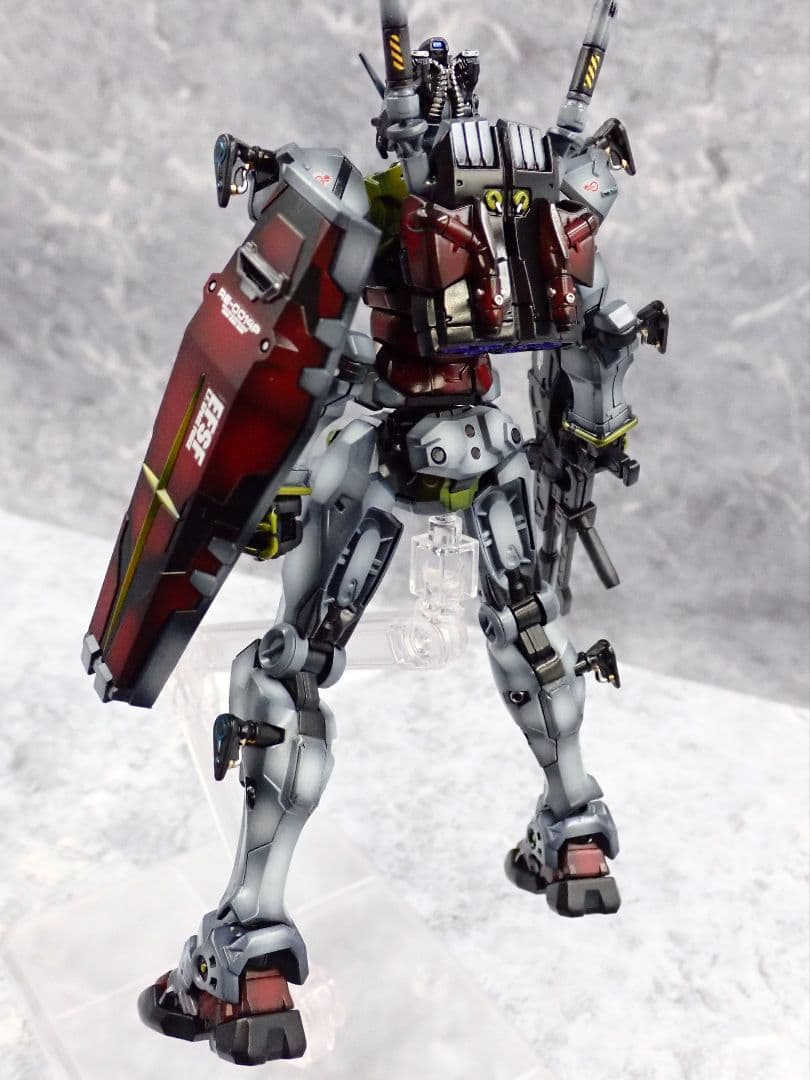 HG 白いガンダム(元は赤いガンダム) ガンプラ 全塗装 塗装済み 完成品