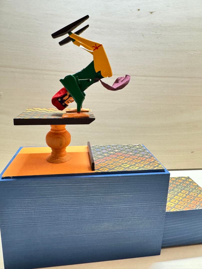 ヴェルナー　カラクリ玩具 ザイフェン　木のおもちゃ