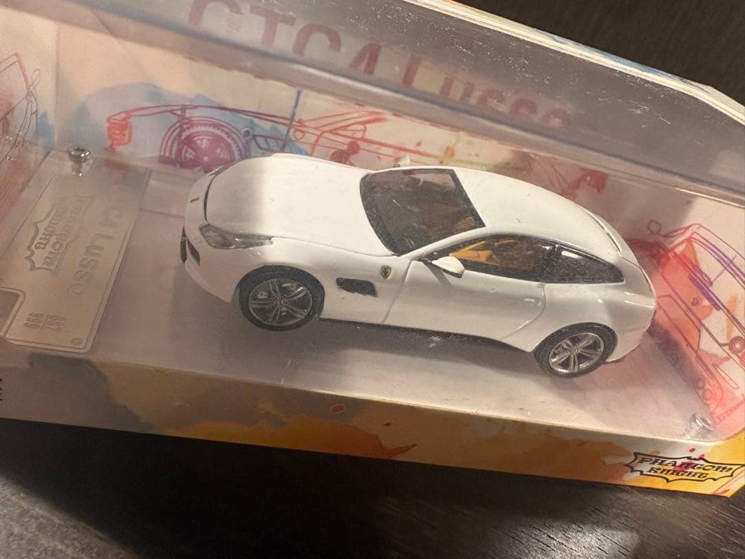 【1 of 999】 Ferrari GTC4 Lusso