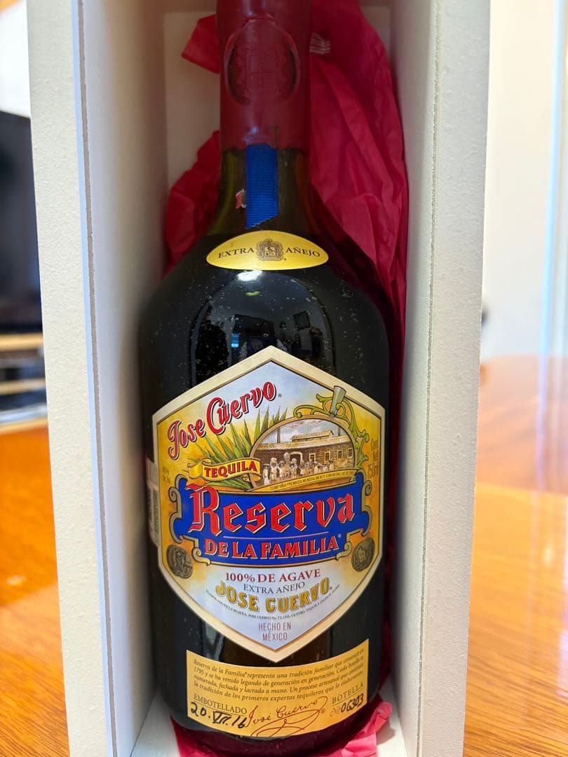ホセ クエルボ レゼルヴァ デ ラ ファミリア 750ml