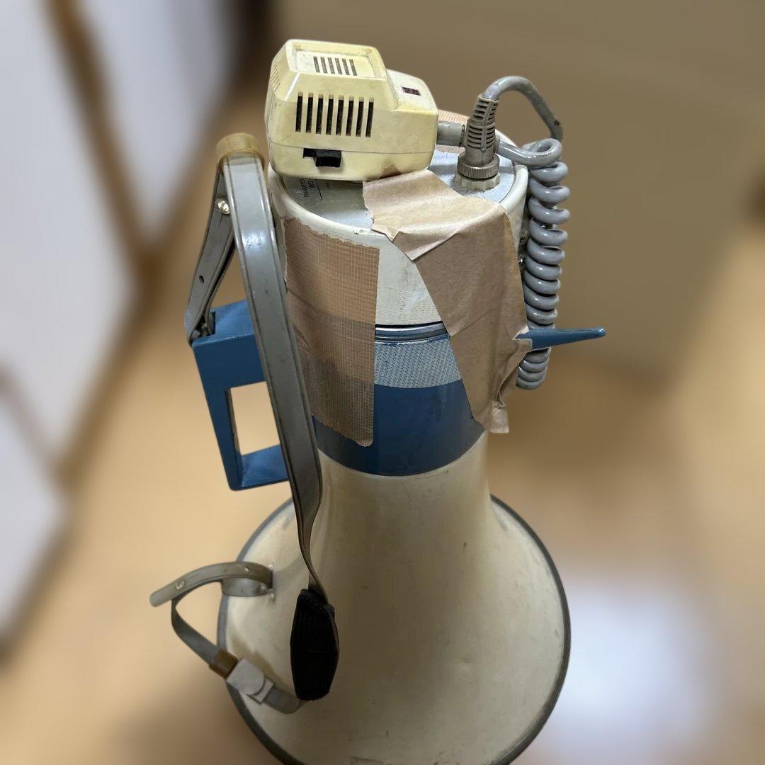 【ジャンク】大型拡声器・ハンドル・マイク付き
