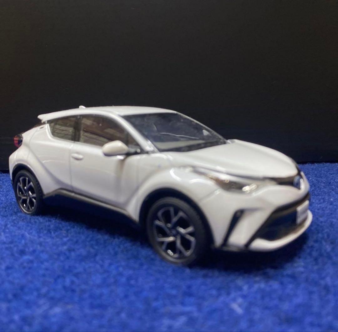 トヨタ カムリ　CHR アクア　カラーサンプルミニカー　3台セット　非売品