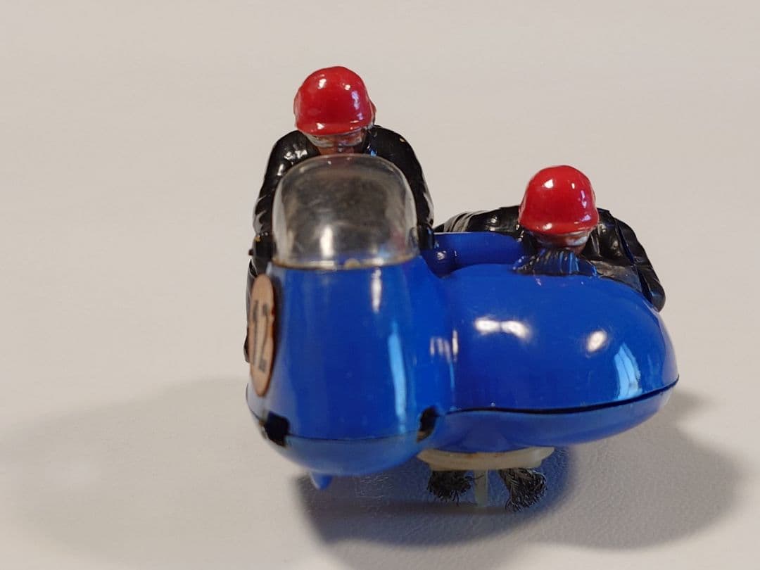 Triang SCALEXTRIC TYPHOON （青/赤ヘル）