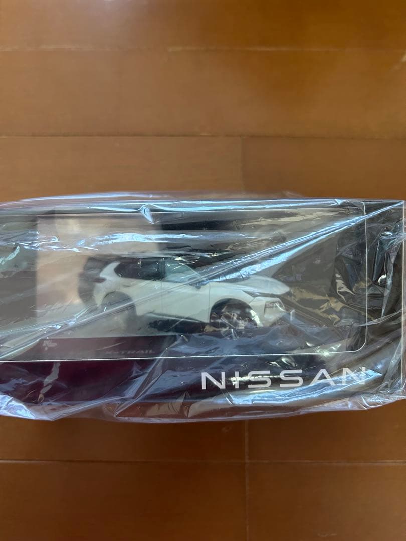 【新品・未開封】ニッサン エクストレイル　ミニチュアカー