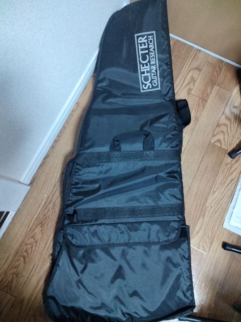 ベース Schecter HELLRAISER