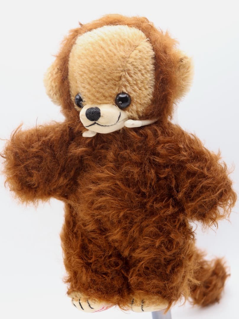 チーキー・モンキー Merrythought 24cm 赤いお尻と長いしっぽ