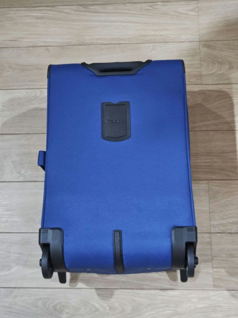 [Travelpro] Maxlite 5 22インチ 拡張可能スーツケース
