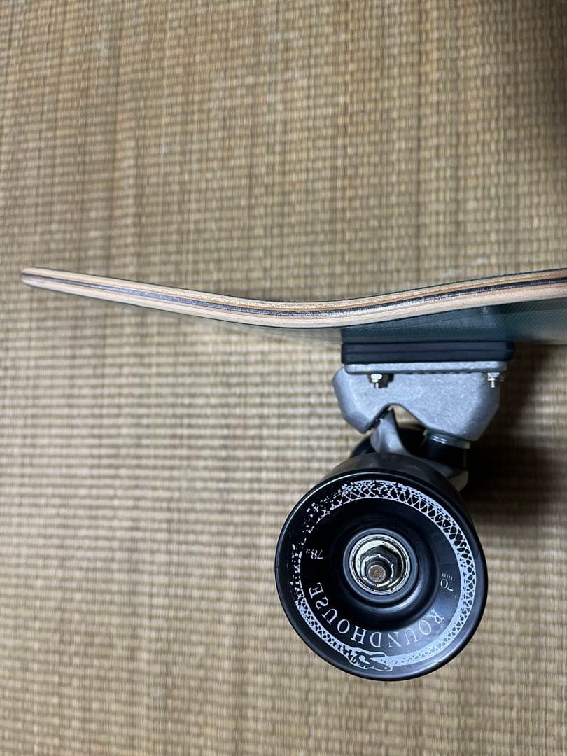 カーバーTYLER 777Surfskate Complete 36.5