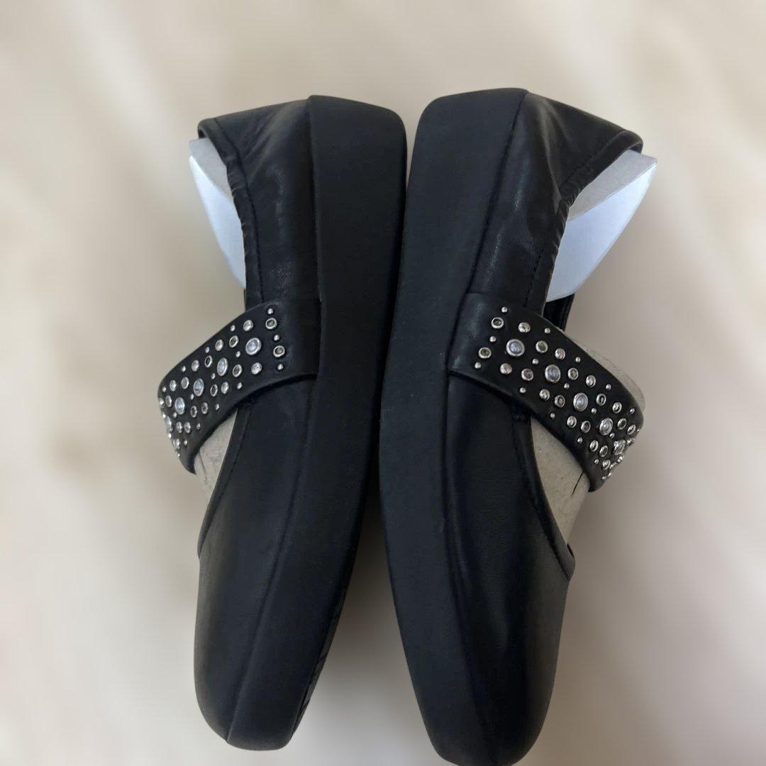 fitflop ストラップ付き黒シューズ