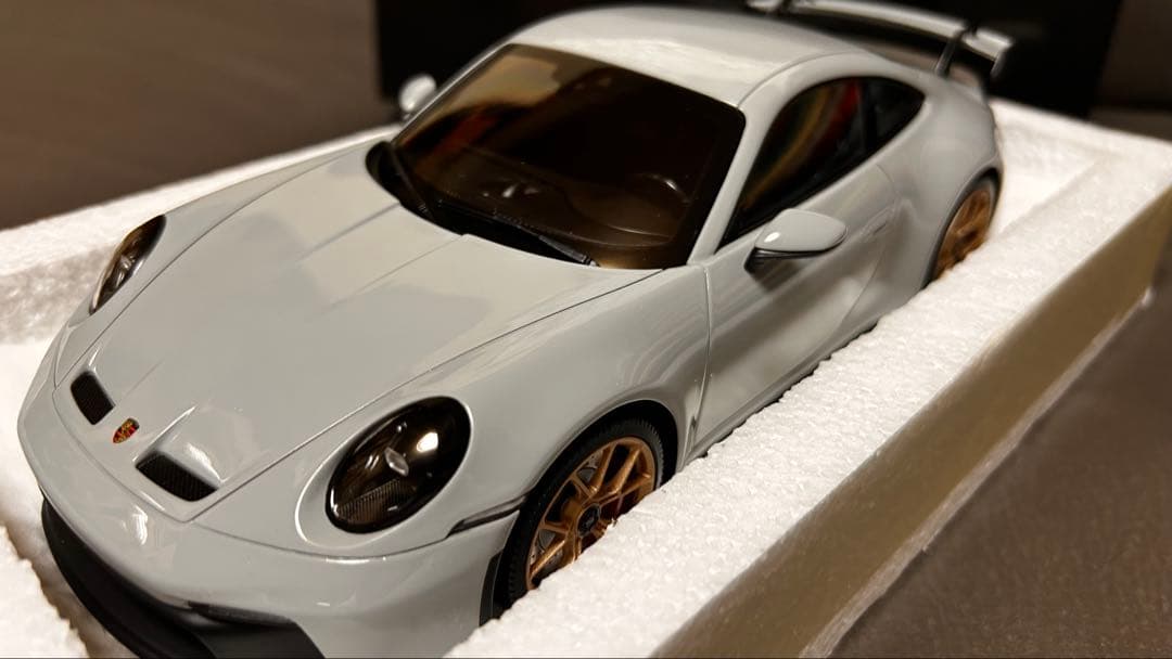 ミニチャンプス 1/18 ポルシェ911 (992) GT3 2021