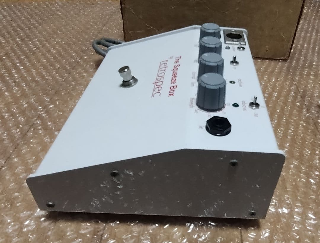 retrospec The Squeeze Box　エフェクター