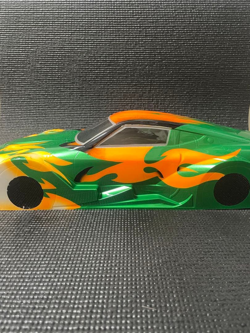 タミヤ　MOTUL AUTECH Z塗装済ボディ