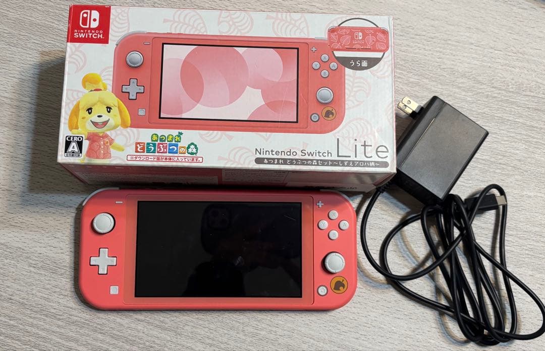 Nintendo Switch Lite ピンク　あつまれどうぶつの森デザイン