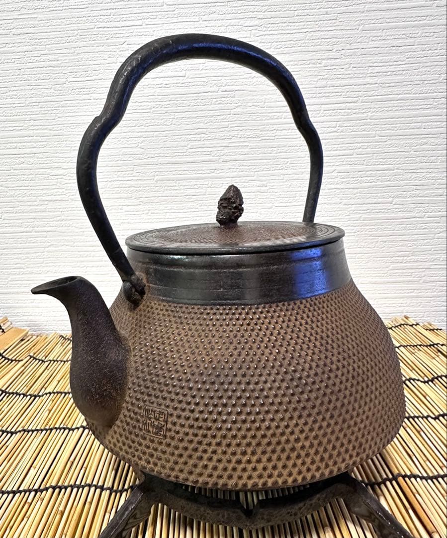 未使用品　付属品付　南部盛岡釜定工房造　１５型　南部鉄瓶　南部鉄器　鉄瓶
