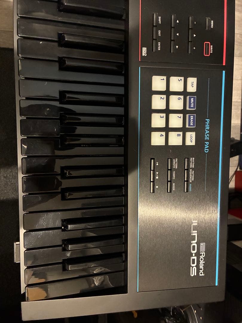 希少限定カラー ローランド JUNO-DS61B 61鍵盤 シンセサイザー