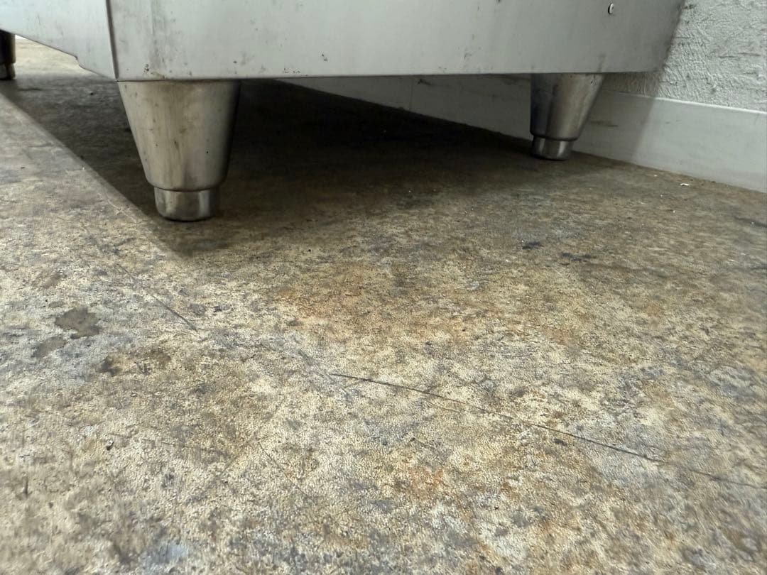 ステンレス　業務用　扉付き作業台　厨房　飲食店　W７５０ｘD４５０ｘH８００ｍｍ