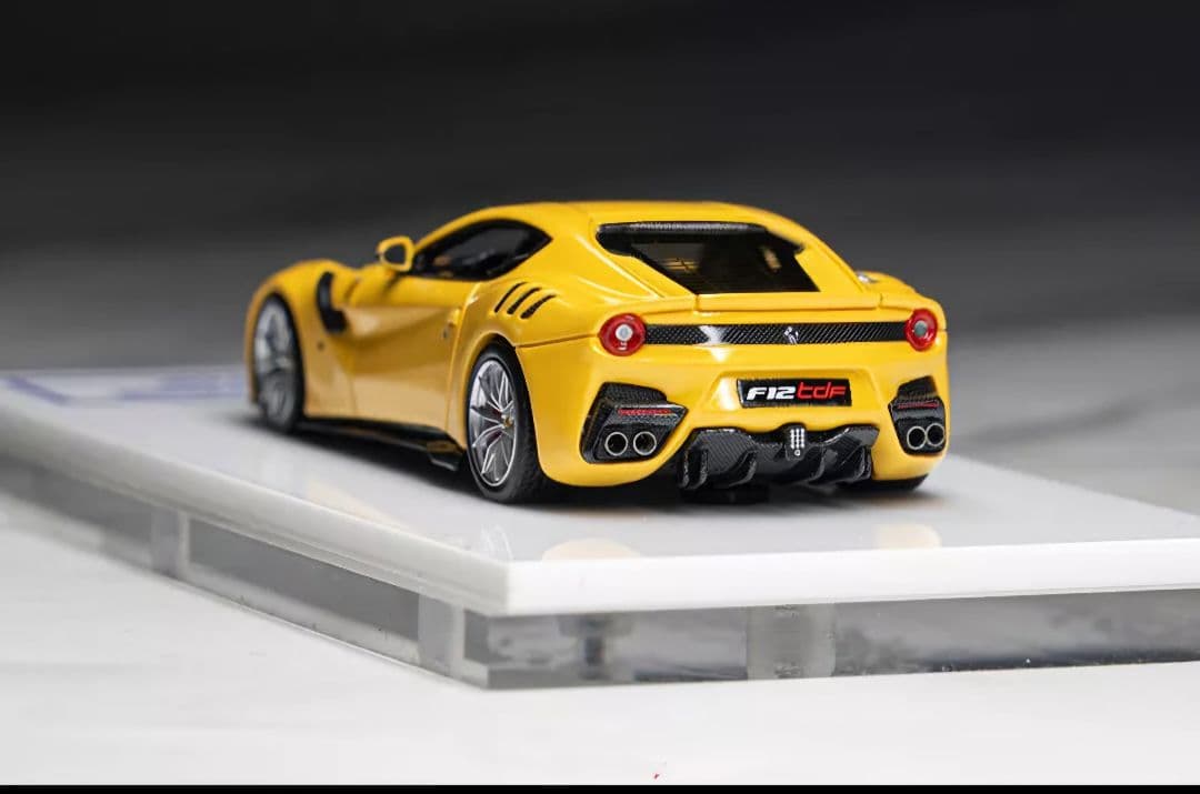 1/64 TOC×Fuelme フェラーリ F12 TDF