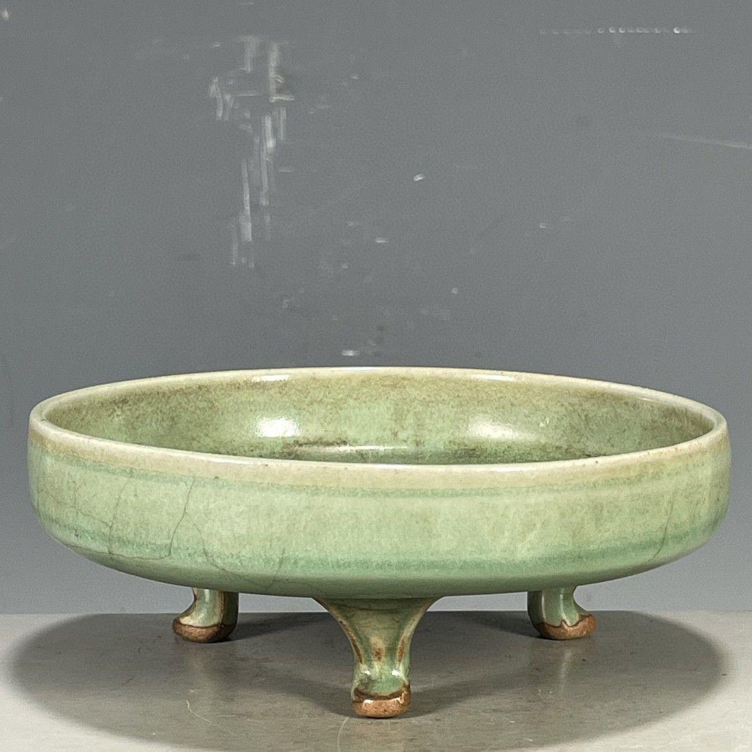 宋汝磁器の3つの足の筆洗をきます  文房 置物 景徳鎮 陶磁器 工芸品 美術品