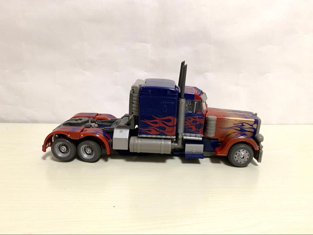 MB-17 オプティマスプライム　トランスフォーマー