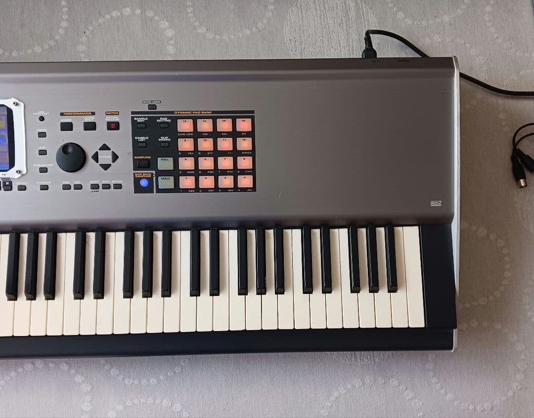 Roland Fantom-S88 シンセサイザー 本体