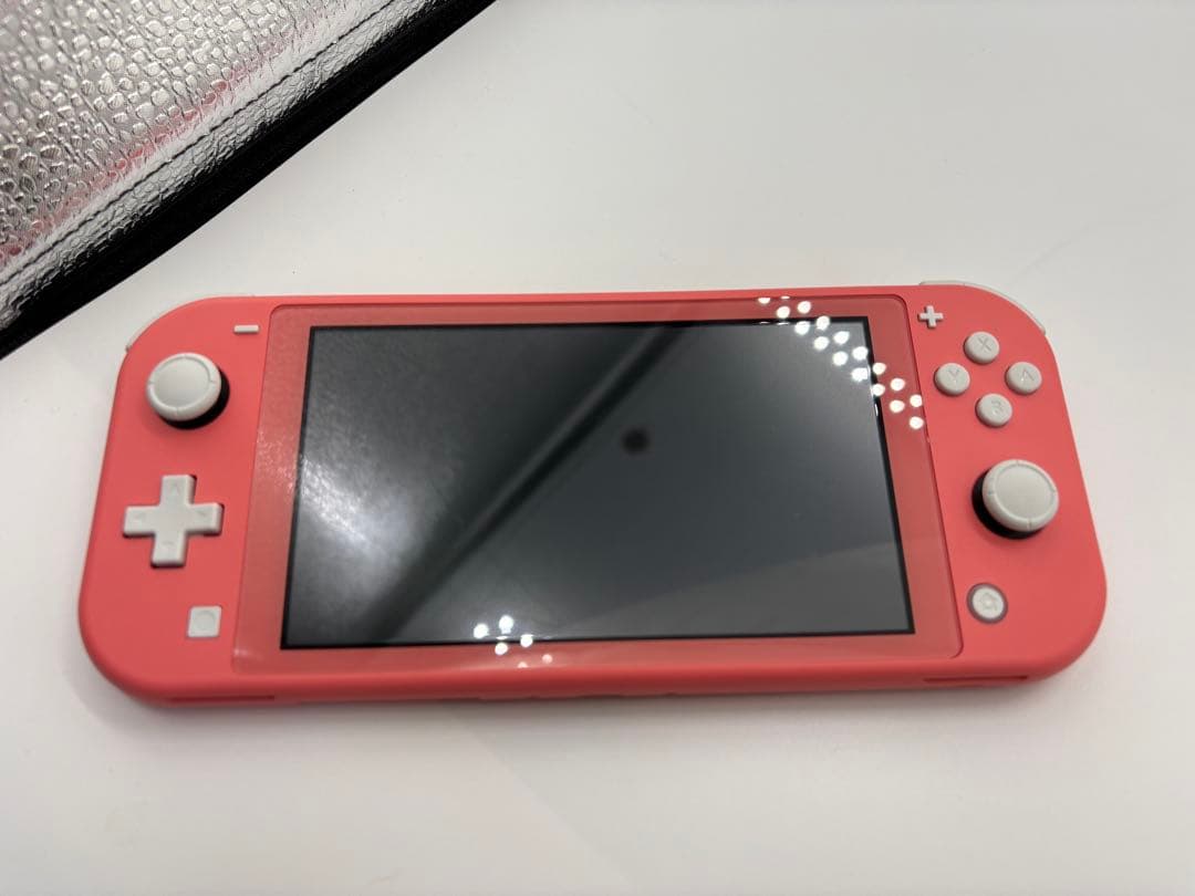 Nintendo Switch Lite コーラル　極美品　専用ケース付き