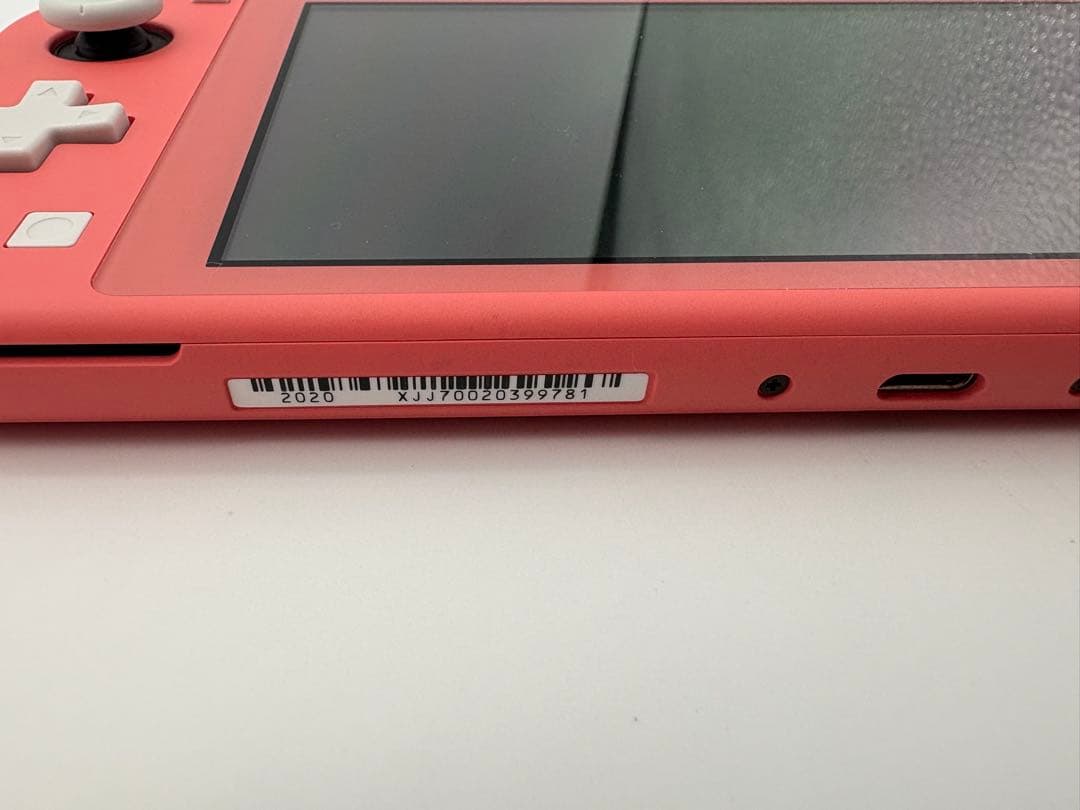 Nintendo Switch Lite コーラル　極美品　専用ケース付き