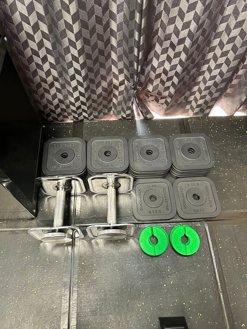 クイックロックダンベル68kg(34kg×2)、純正スタンドセット