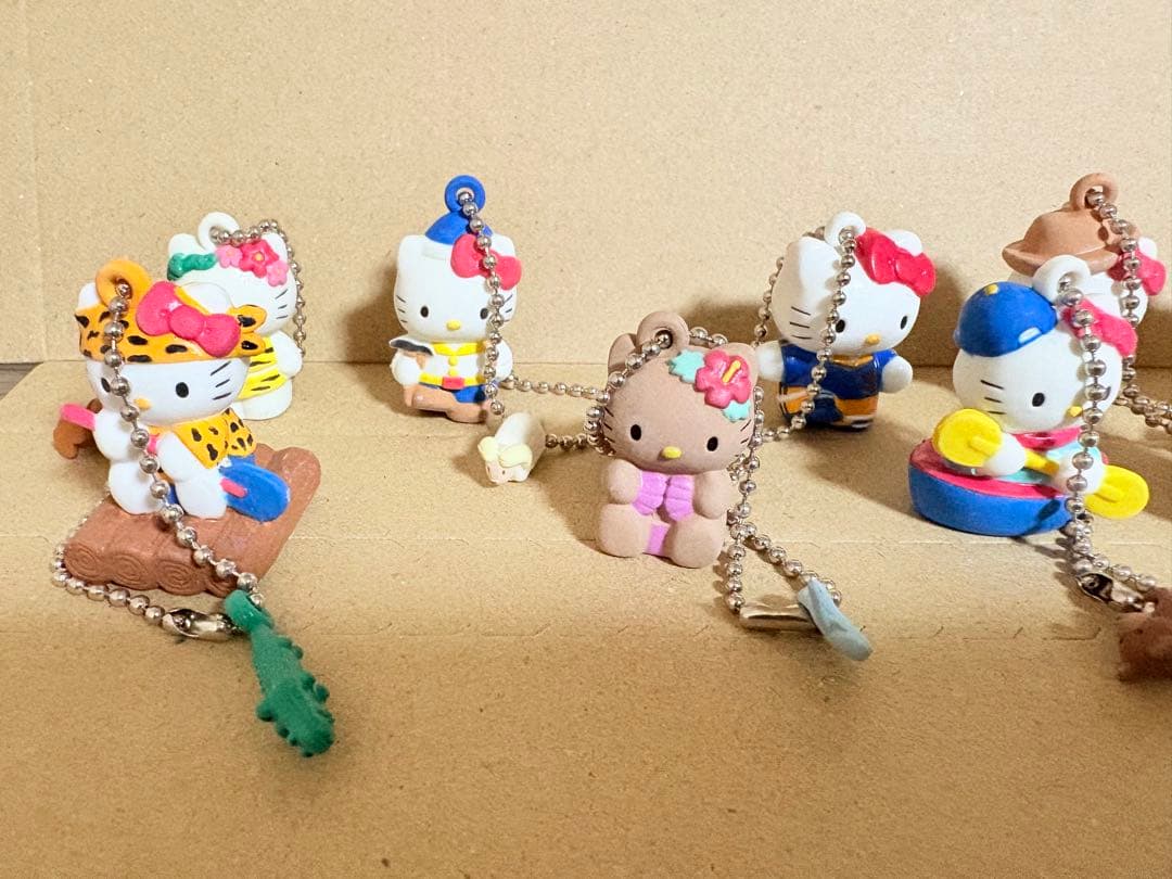 【コスチューム ハローキティ】 52個まとめ売り‼️