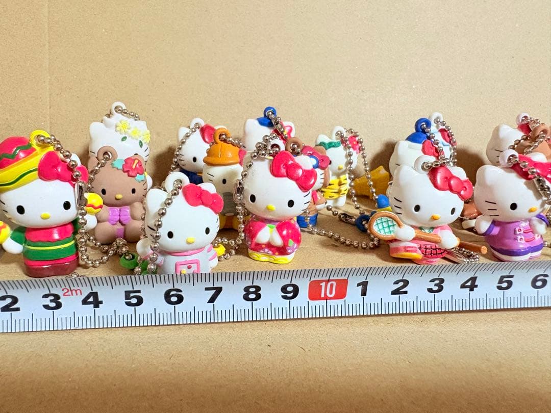 【コスチューム ハローキティ】 52個まとめ売り‼️