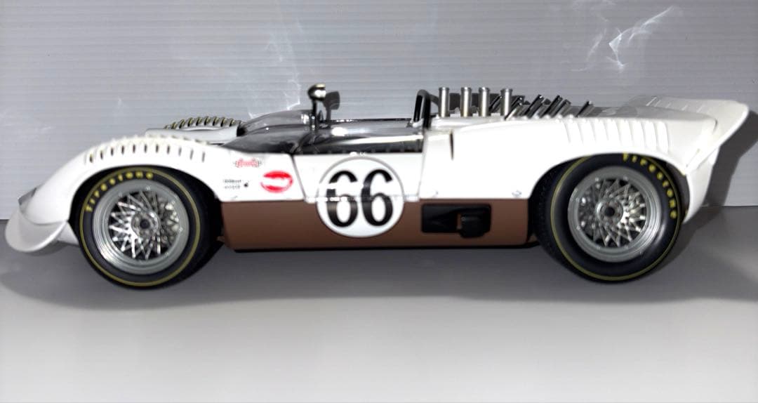 オートアート シャパラル2 スポーツレーサー 1/18