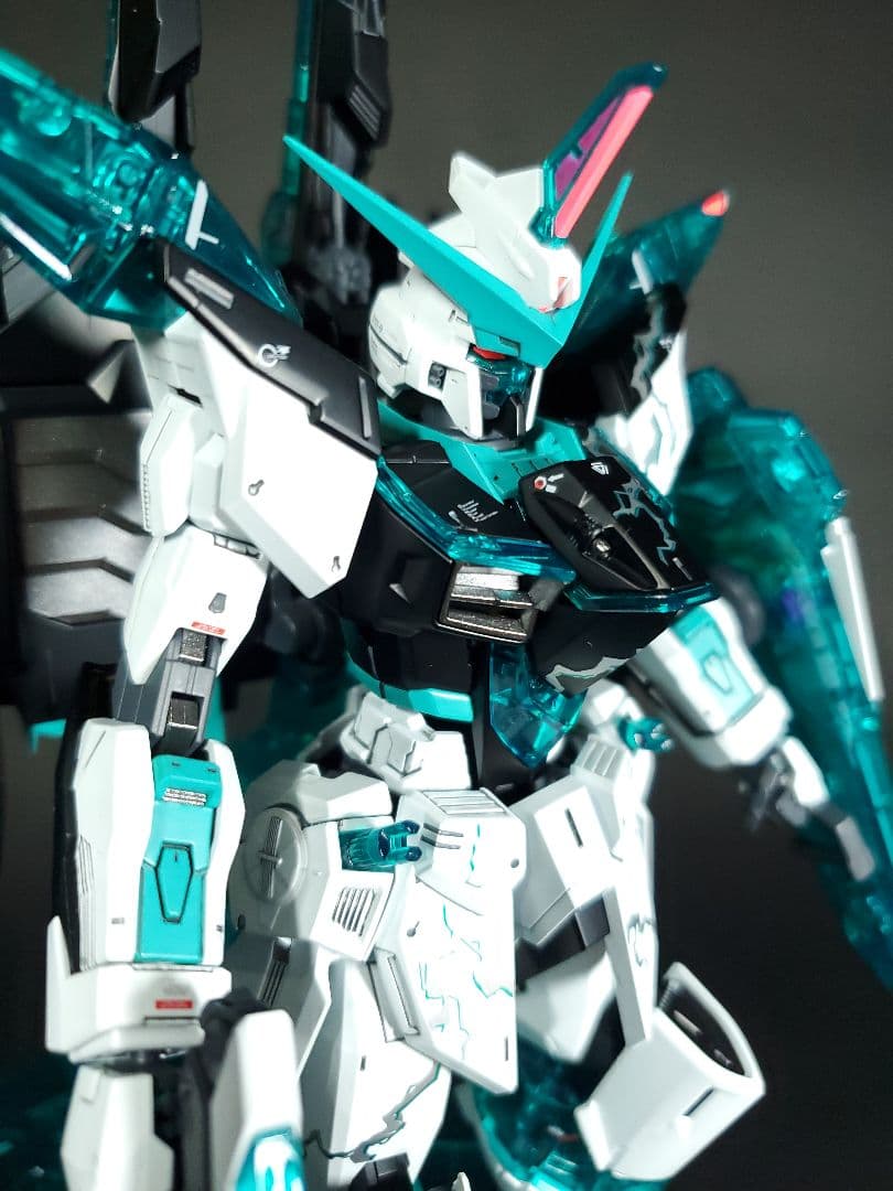 MGガンプラ ジャスティスガンダム 全塗装 クロスコントラスト　初音ミクカラー