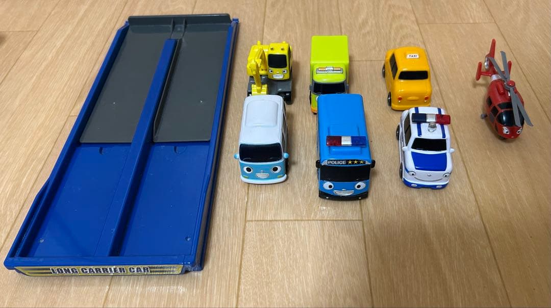 【１月末出品停止予定】ちびっこバス　タヨ　ミニカー　キャリアカーセット　TAYO