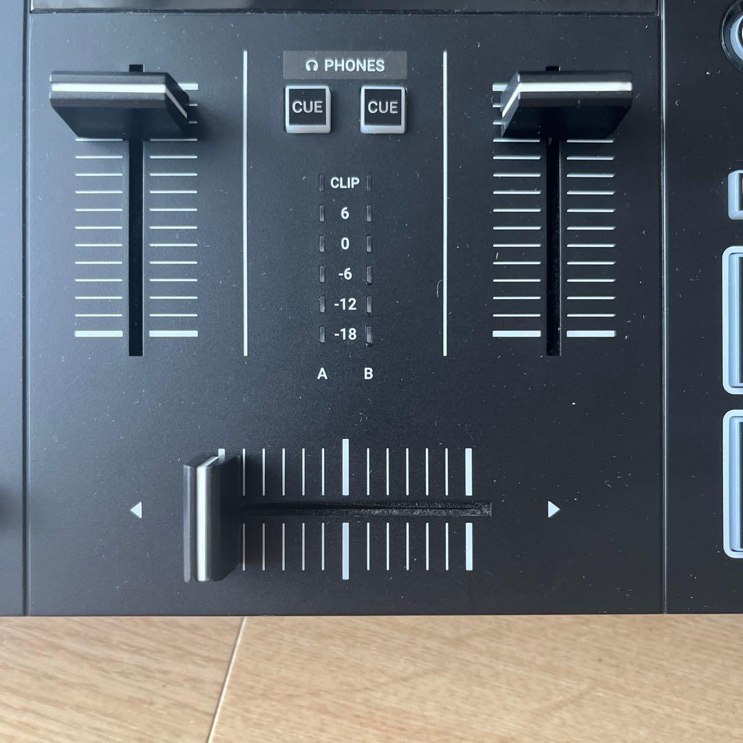 ③TRAKTOR KONTROL S2 MK3 DJコントローラー