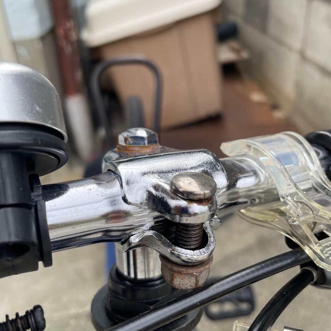 青い幼児用自転車