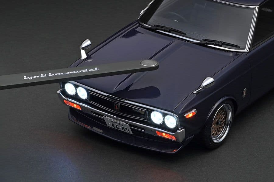 イグニッションモデル 1/18 Nissan Laurel 2000SGX